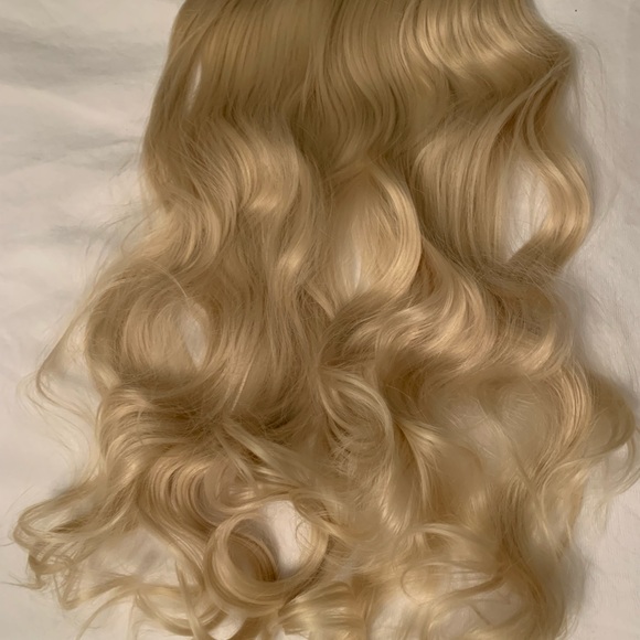 New Hair Extensions (4) 20" -3/4 And (1) 12” 3/4 Curly Wave - Picture 8 of 11